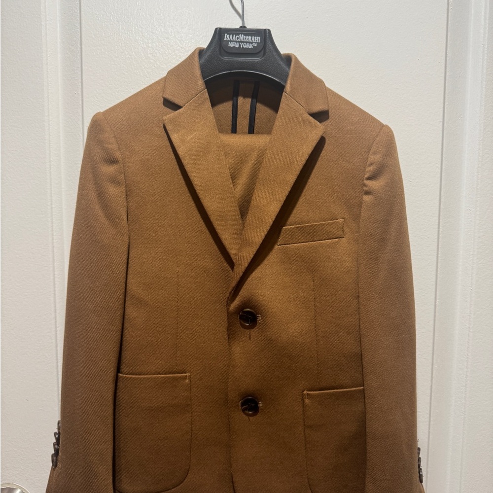 Boys Isaac Mizrahi Tan 2 piece suit size 6